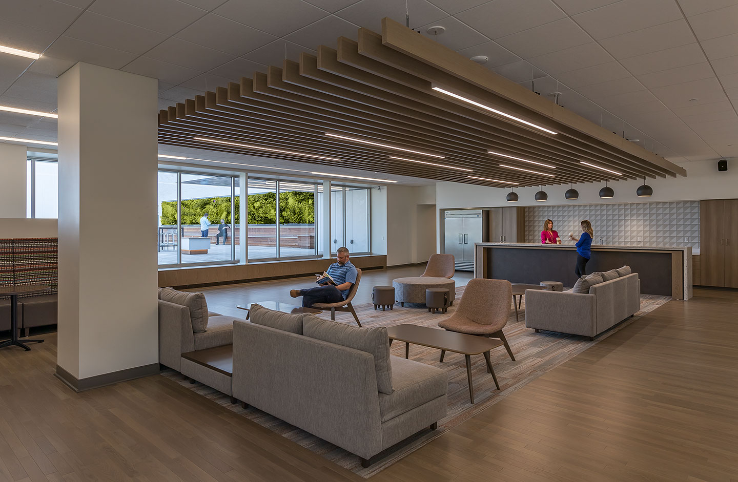 Throughout the building, there are options for soft seating, collaboration seating, or focus seating.